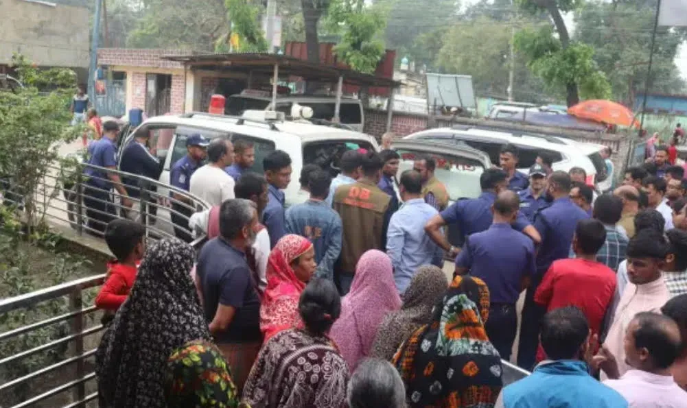 বোদা‌য় মোটরসাইকেলের ধাক্কায় বাইসাইকেল আরোহী নিহত: পুলিশ সদস্যের অবস্থা আশঙ্কাজনক